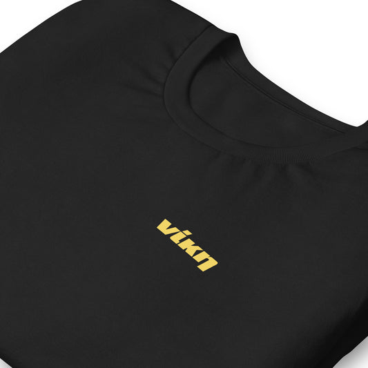 νίκη Tee | i